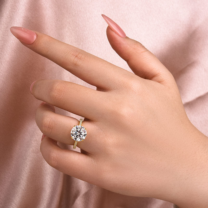 Ahabobo Classic Moissanite 4.0 Carat Round Cut Engagement Ring