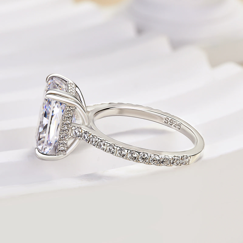 Elegant Radiant Cut Engagement Ring In Sterling Silver