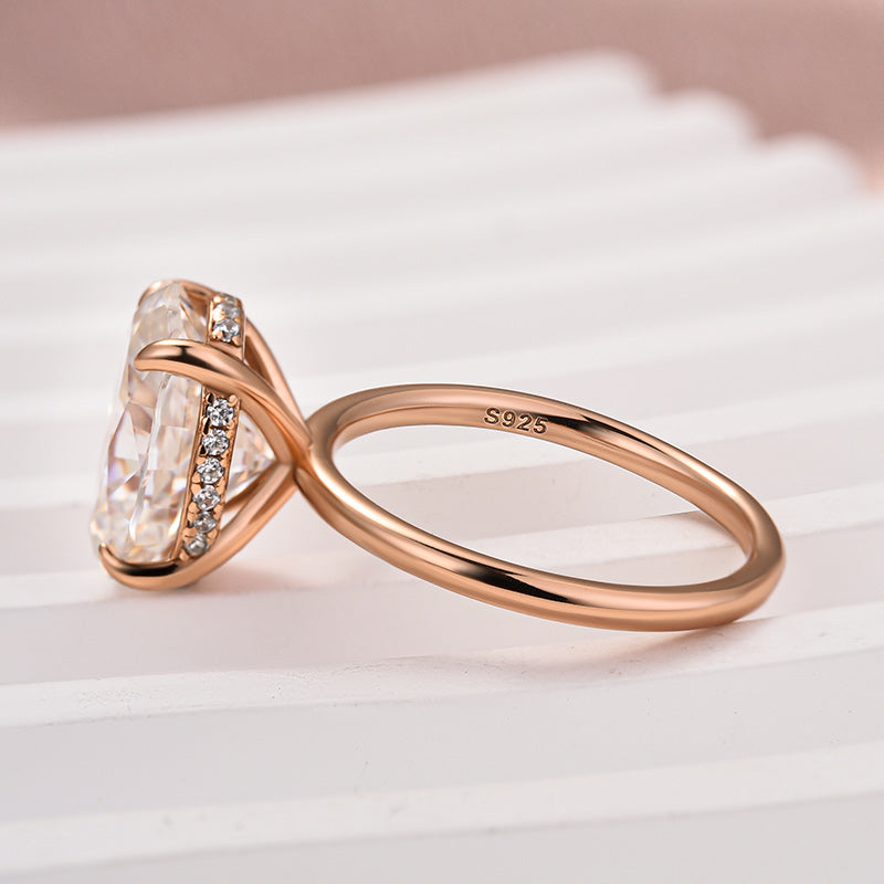 Ahabobo Classic Moissanite 4.0 Carat Oval Cut Engagement Ring