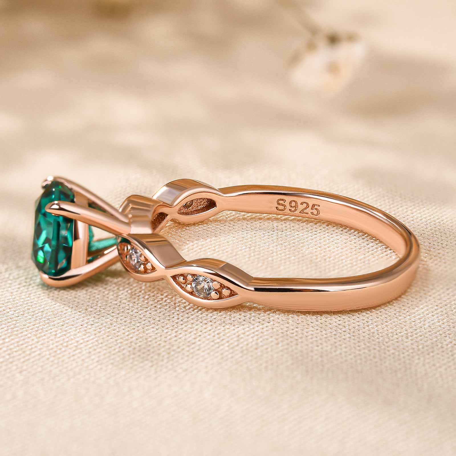Rose Gold 1.0 Carat Emerald Green Round Cut Promise Ring For Her