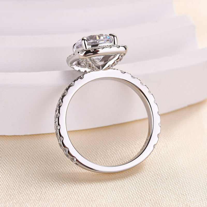 Stunning Halo Round Cut Simulated Diamond Engagement Ring In Sterling Silver