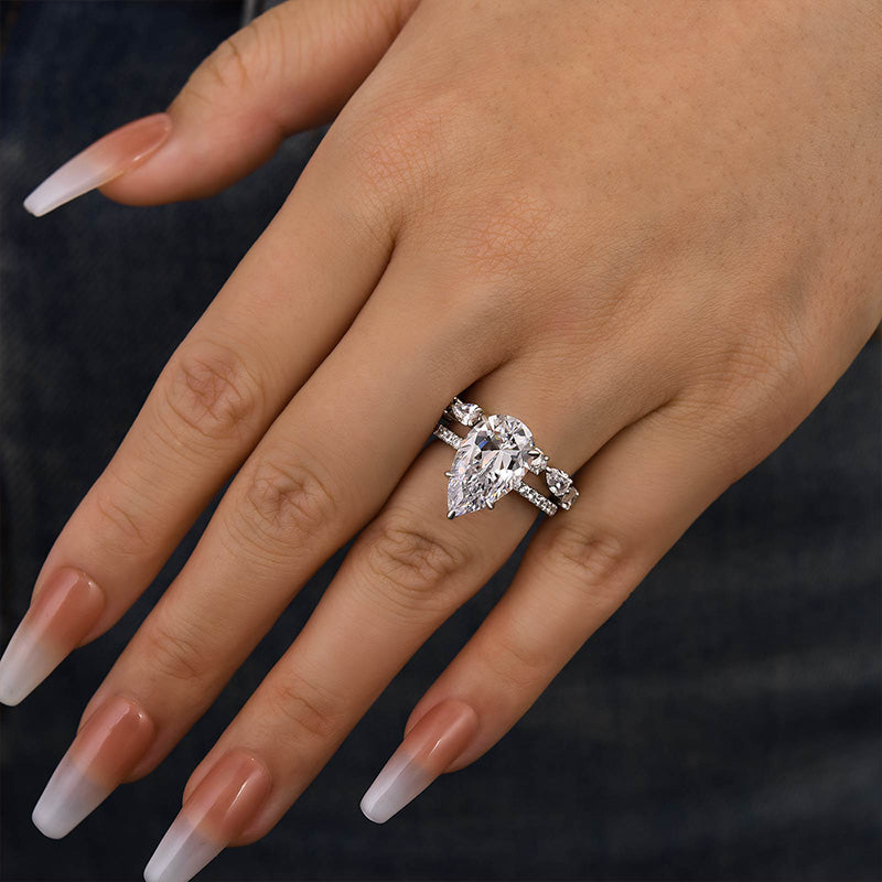 Ahabobo Excellent Pear Cut Wedding Set
