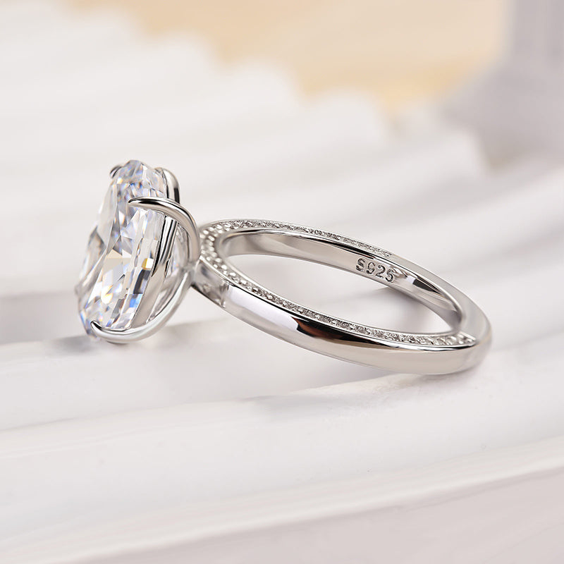 Luxury Yellow Gold Crushed Ice Oval Cut Engagement Ring