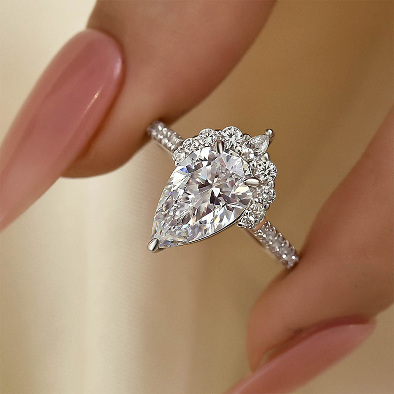 Lovely White Gold 2.5Ct Pear Cut Engagement Ring