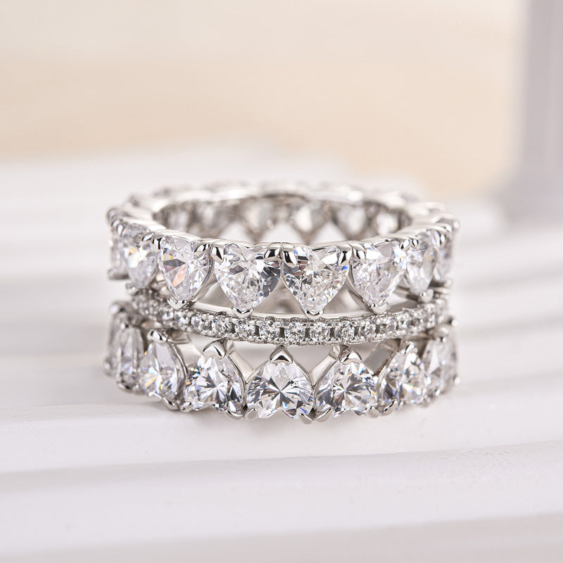 Lovely Heart Cut Women's Wedding Band Set In Sterling Silver