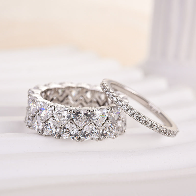 Lovely Heart Cut Women's Wedding Band Set In Sterling Silver