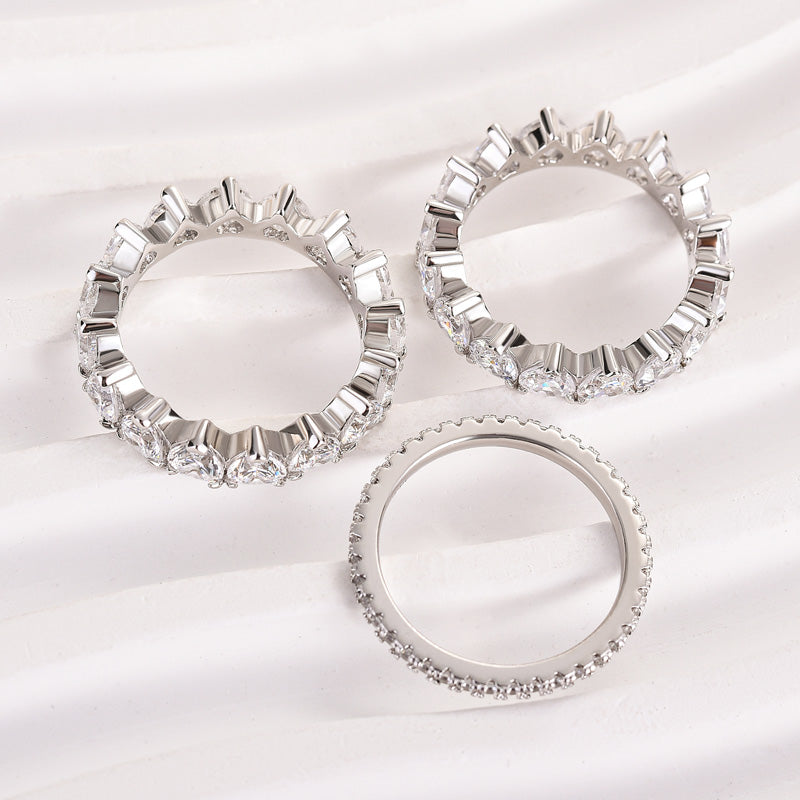 Lovely Heart Cut Women's Wedding Band Set In Sterling Silver