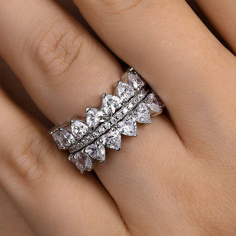 Lovely Heart Cut Women's Wedding Band Set In Sterling Silver