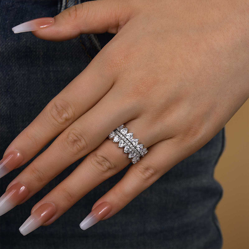 Lovely Heart Cut Women's Wedding Band Set In Sterling Silver