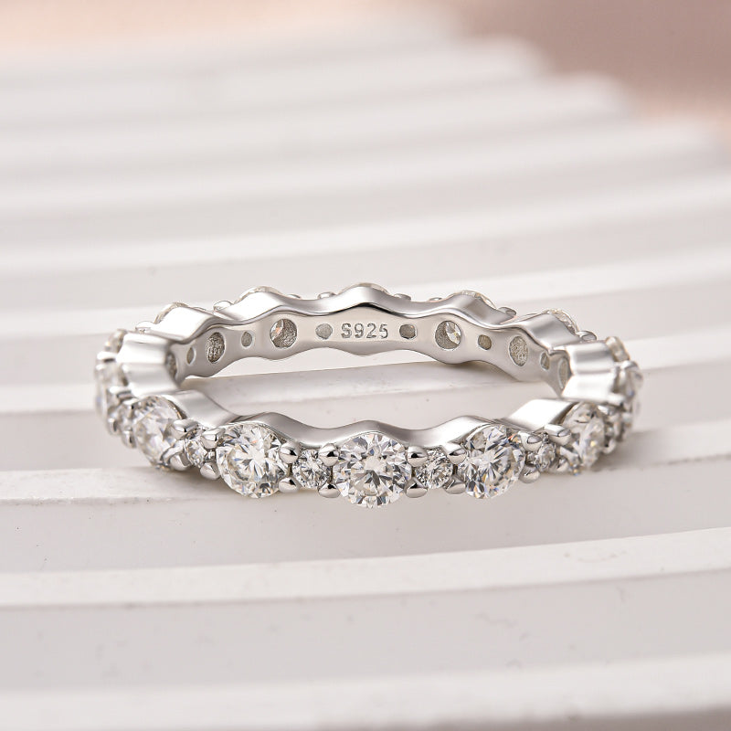 Ahabobo Lovely Moissanite Round Cut Women's Wedding Band In Sterling Silver