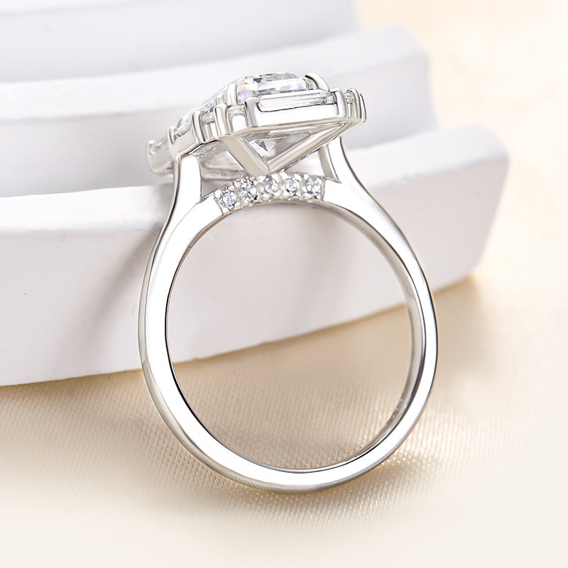 Lovely Halo 3.0Ct Emerald Cut Engagement Ring