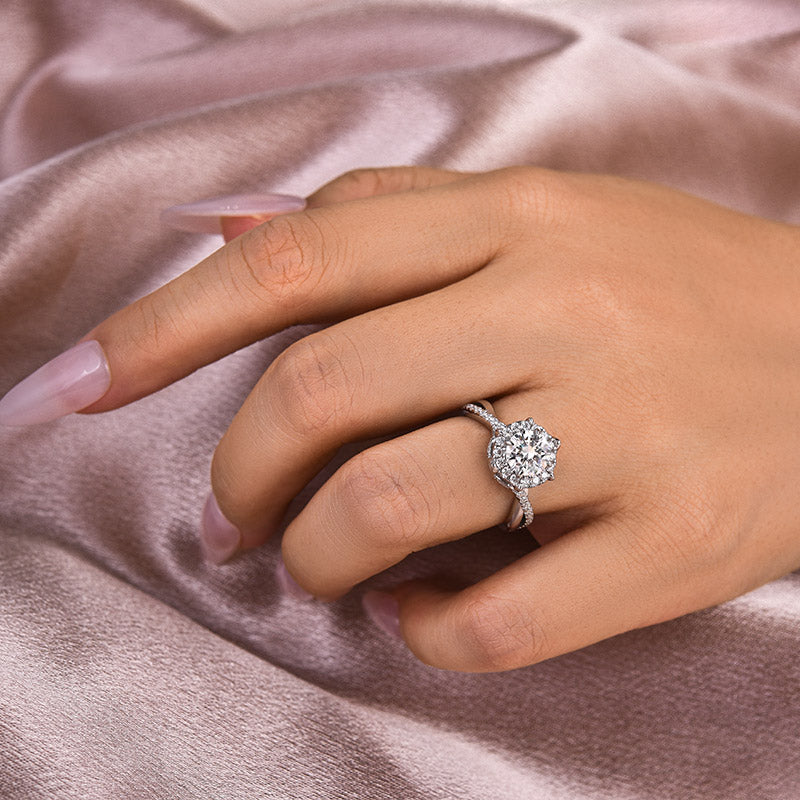 Ahabobo Moissanite Noble 1.0 Carat Halo Round Cut Engagement Ring