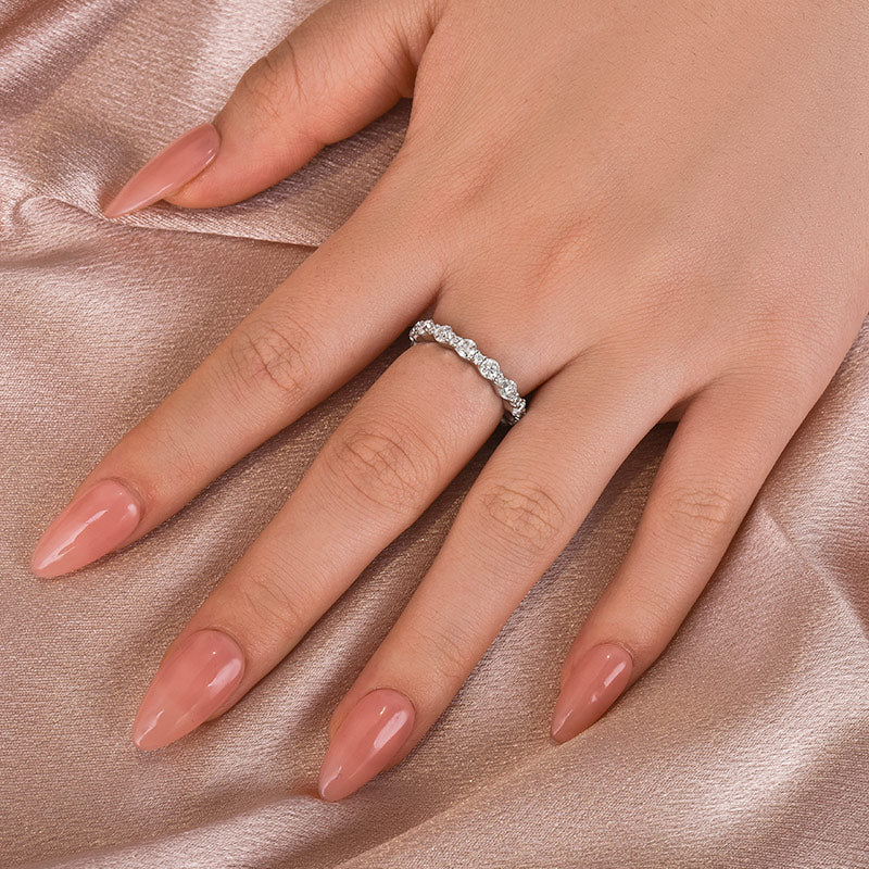 Ahabobo Lovely Moissanite Round Cut Women's Wedding Band In Sterling Silver