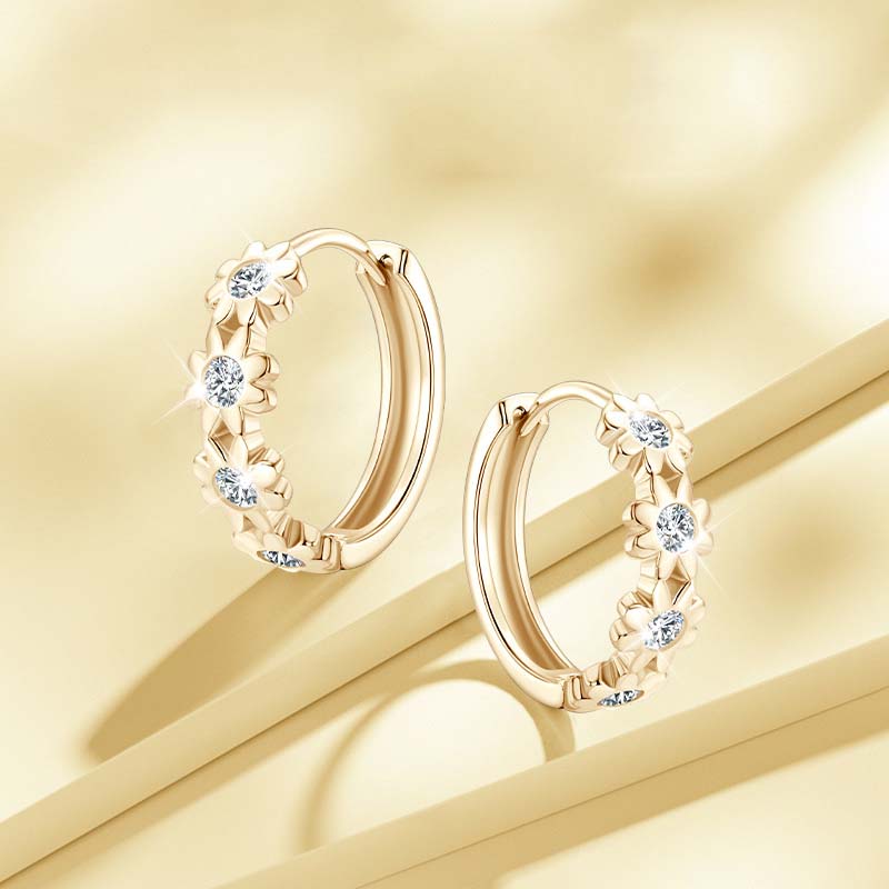 0.15Ct Moissanite Daisy Flower Earrings