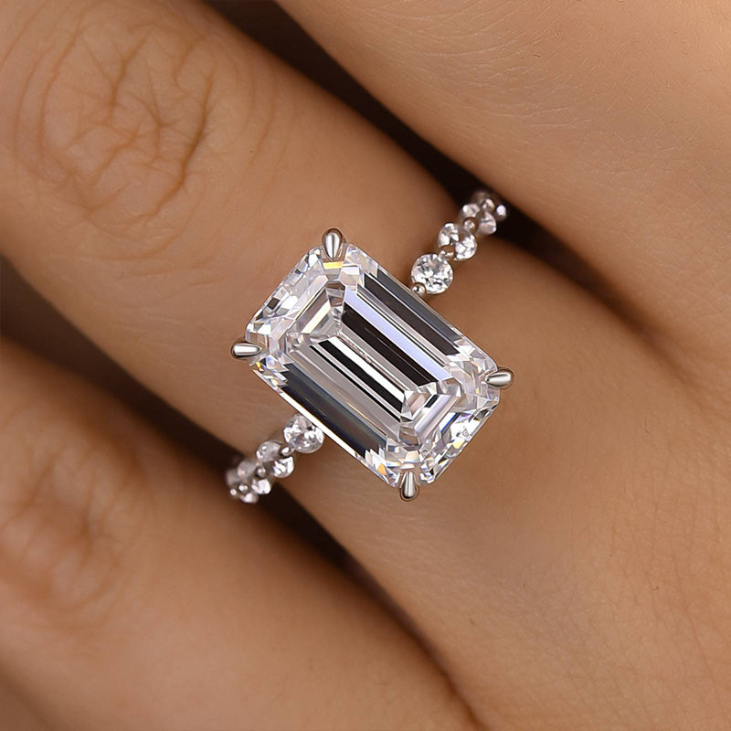 Ahabobo Desirable 5.0Ct Emerald Cut Travel Ring