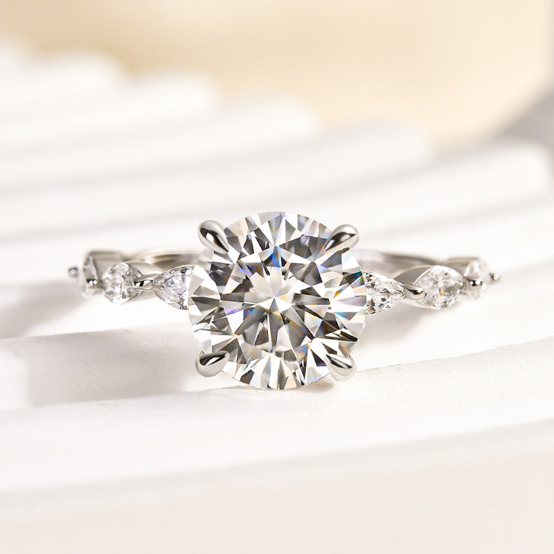 Ahabobo Timeless Moissanite 2.0 Carat Round Cut Engagement Ring