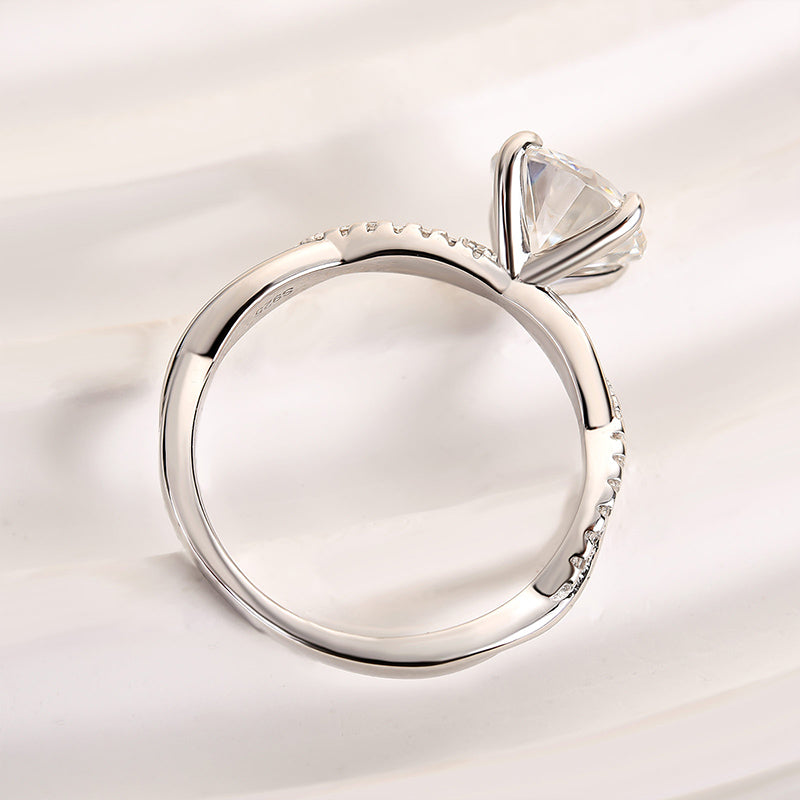 Ahabobo Twist Moissanite 2.0 Carat Round Cut Promise Ring