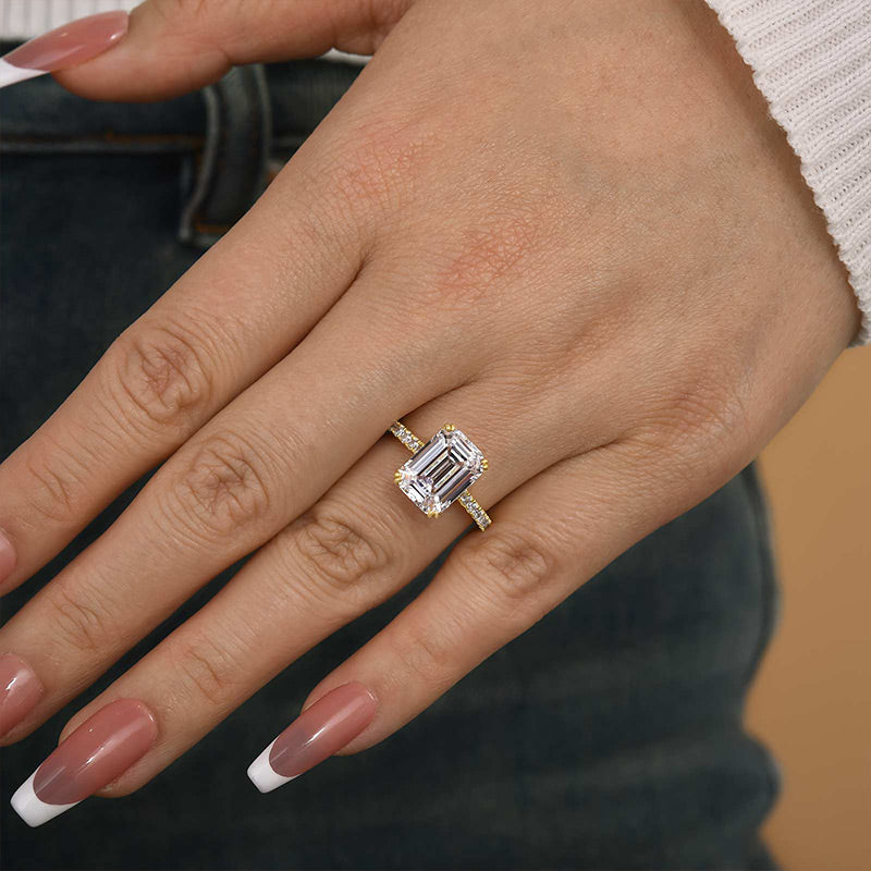 Stunning 4.5 Ct Emerald Cut Engagement Ring