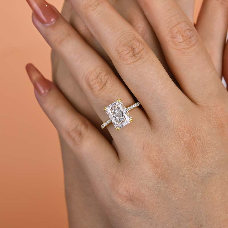 Elegant Radiant Cut Engagement Ring In Sterling Silver