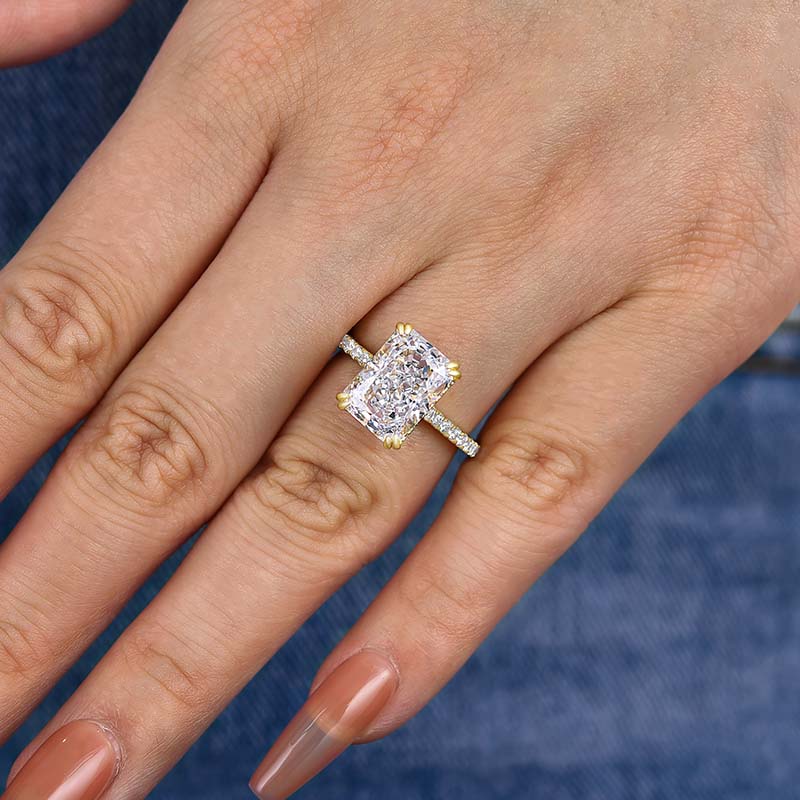 Elegant Radiant Cut Engagement Ring In Sterling Silver