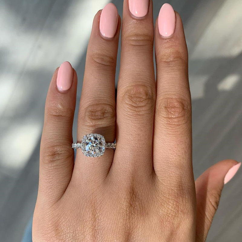 Stunning Halo Round Cut Simulated Diamond Engagement Ring In Sterling Silver