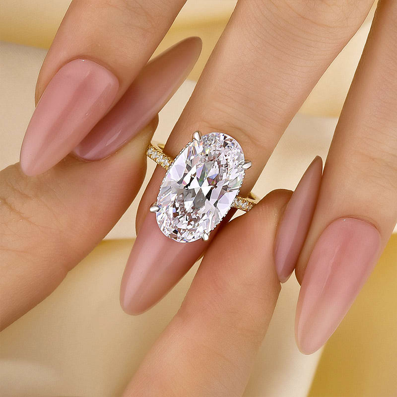 Luxurious 8.0Ct Yellow Gold Oval Cut Engagement Ring In Sterling Silver