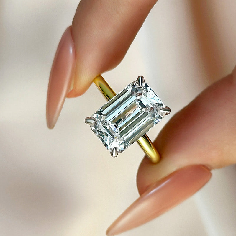Ahabobo 5.0Ct Solitaire Emerald Cut Travel Ring