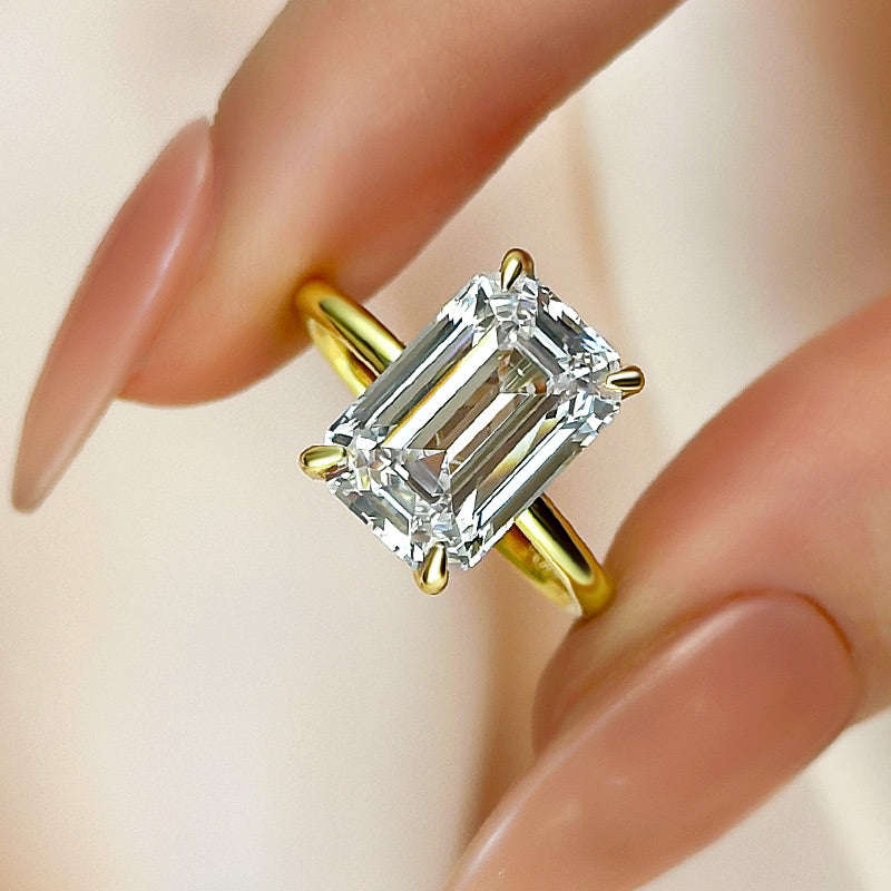 Ahabobo 5.0Ct Solitaire Emerald Cut Travel Ring
