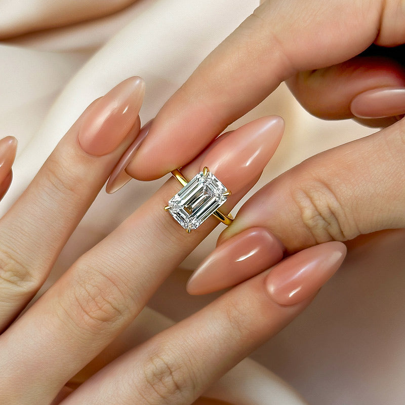 Ahabobo 5.0Ct Solitaire Emerald Cut Travel Ring