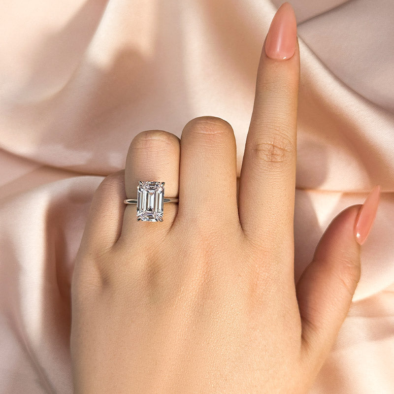 Ahabobo 5.0Ct Solitaire Emerald Cut Travel Ring