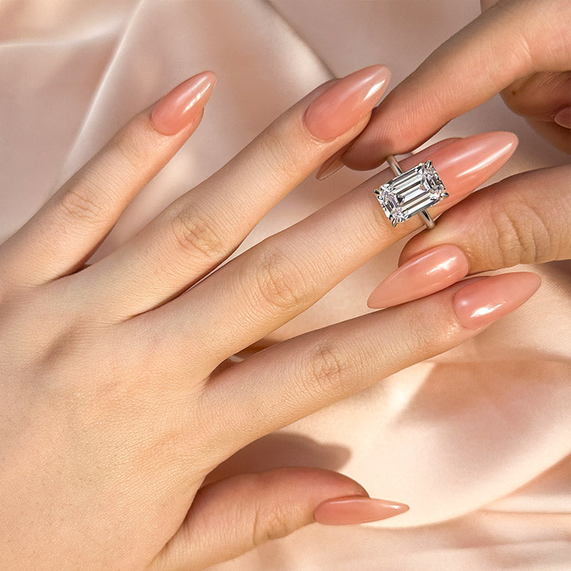 Ahabobo 5.0Ct Solitaire Emerald Cut Travel Ring