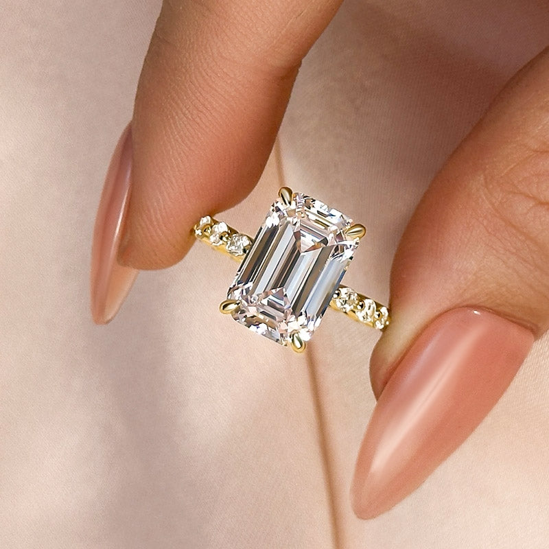 Ahabobo Desirable 5.0Ct Emerald Cut Travel Ring