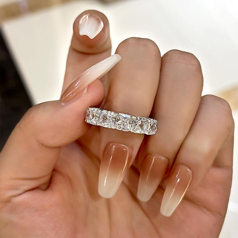 Luxurious Cushion Cut Women's Wedding Band Travel Ring In Sterling Silver