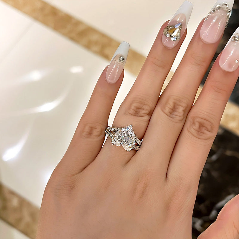 Exquisite 5.0 Carat Heart Cut Engagement Ring In Sterling Silver