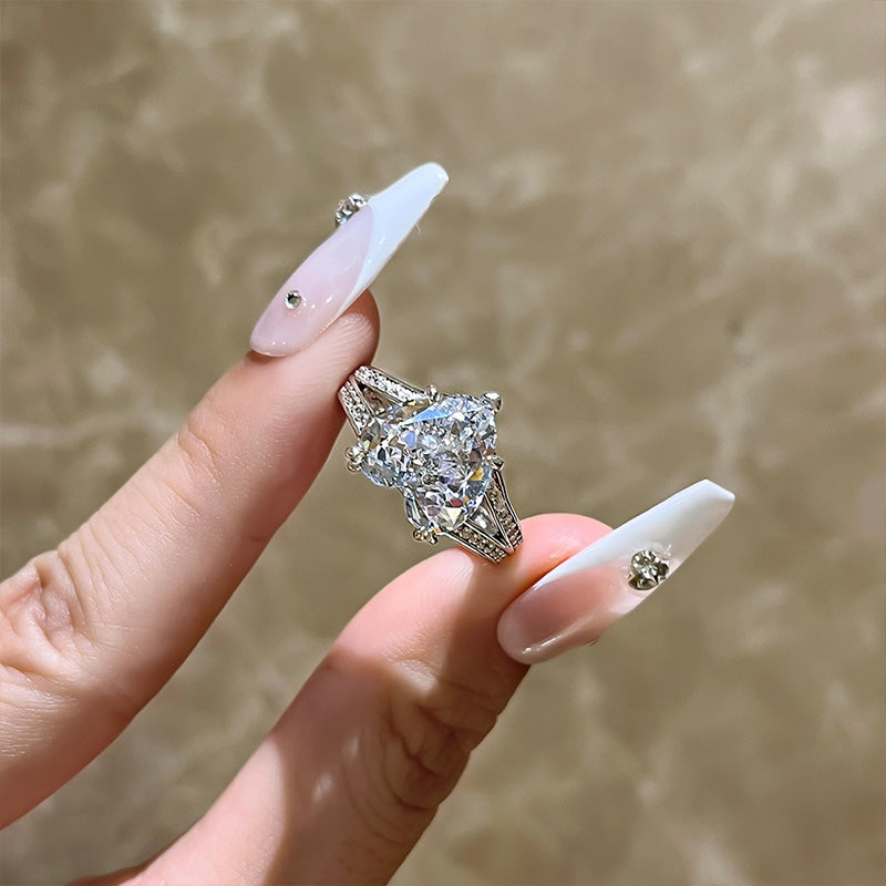 Exquisite 5.0 Carat Heart Cut Engagement Ring In Sterling Silver