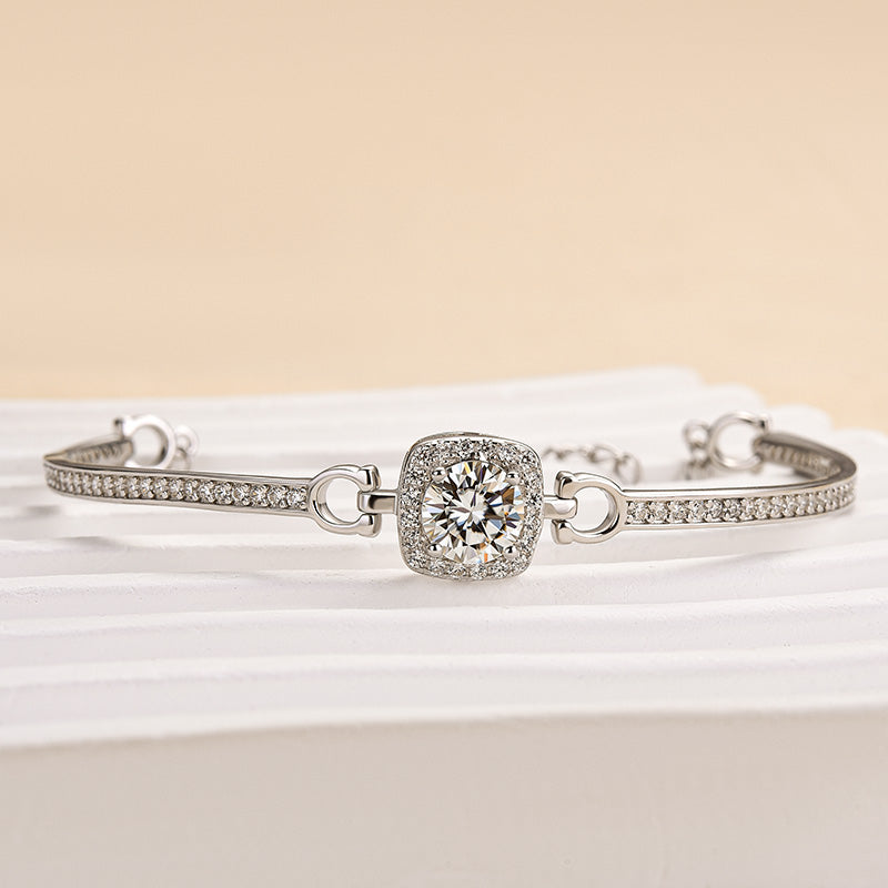 1.0Ct Moissanite Halo Round Cut Bracelet In Sterling Silver