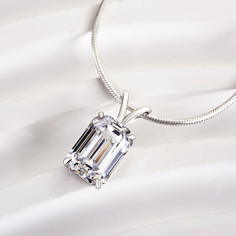 3.3Ct Lovely Emerald Cut Necklace