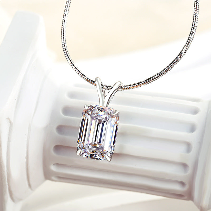 3.3Ct Lovely Emerald Cut Necklace