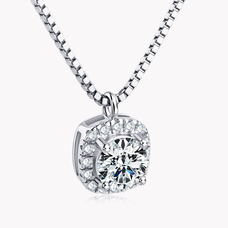 0.75Ct Moissanite Round Cut Necklace In Sterling Silver