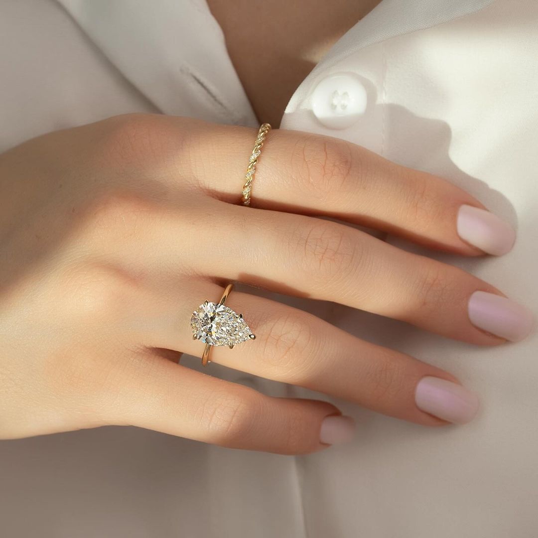 Ahabobo Classic 5 Prong 4.0 Ct Pear Cut Engagement Ring