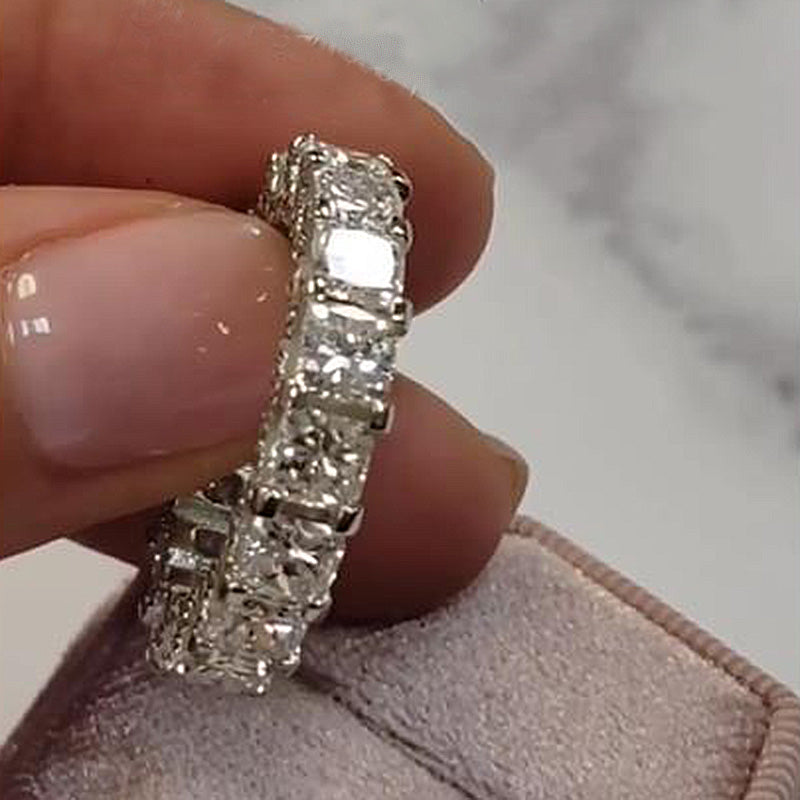 Luxurious Cushion Cut Women's Wedding Band Travel Ring In Sterling Silver