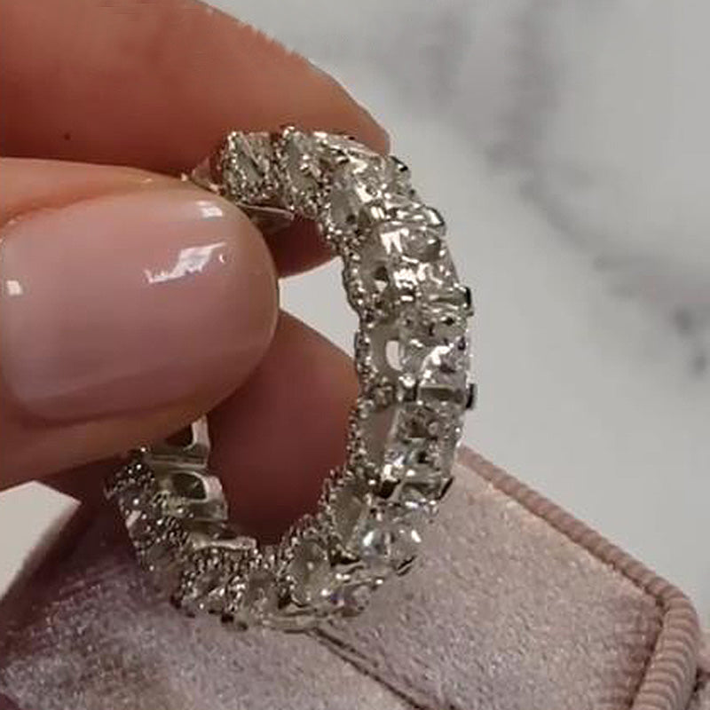Luxurious Cushion Cut Women's Wedding Band Travel Ring In Sterling Silver