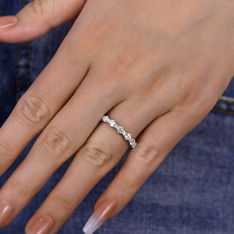 Exclusive Round Cut Women's Wedding Band In Sterling Silver