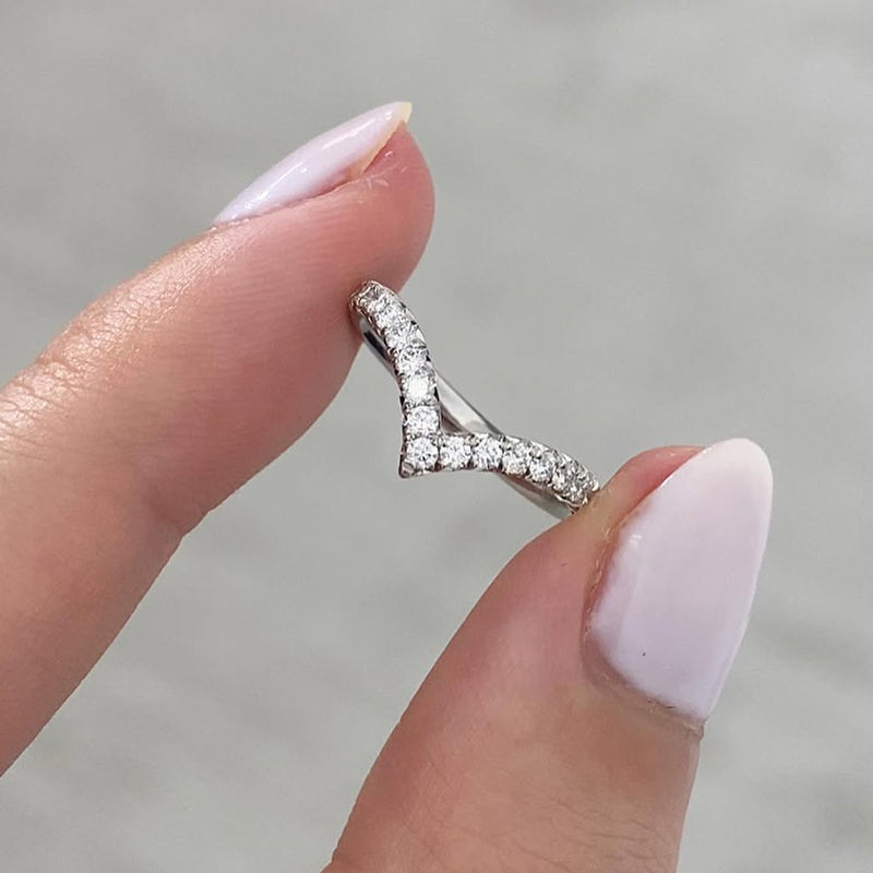 Ahabobo Enchanting V-shaped Design Full Wedding Band