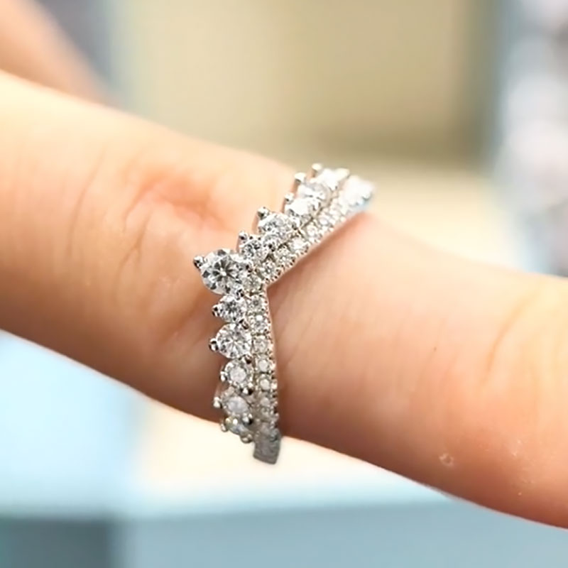 Ahabobo Classical V-shaped Design Half Eternity Wedding Band
