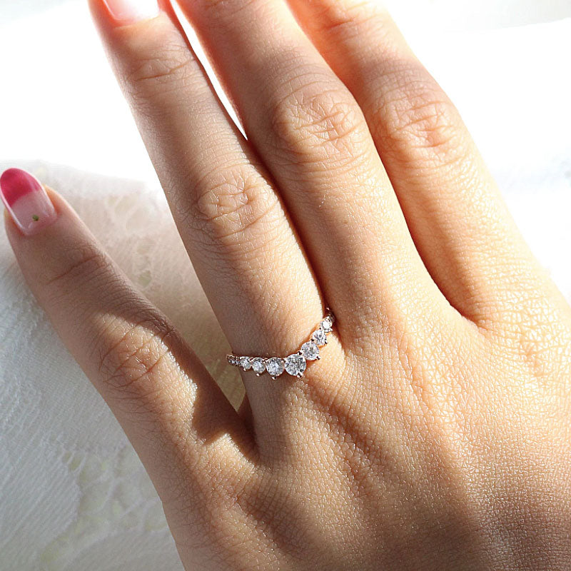 Stunning Chic Thin V Shaped Stacking Wedding Band In Sterling Silver