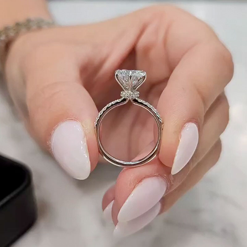 Maxine Classic Moissanite 2.0 Carat Round Cut Engagement Ring