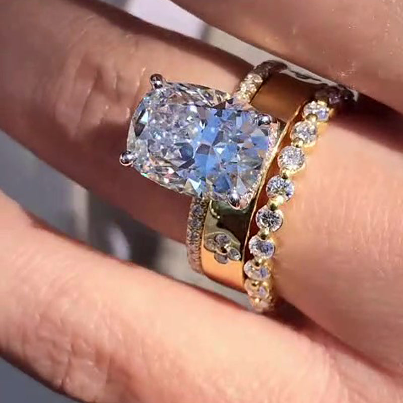 Ahabobo Crushed Ice Cushion Cut 3PC Wedding Ring Set