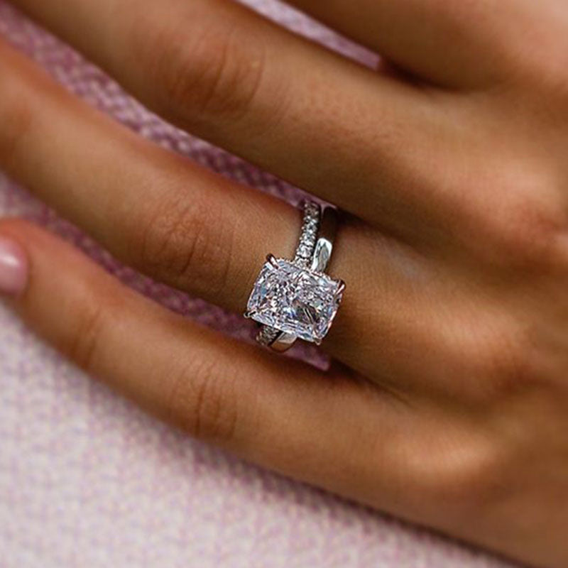 Maxine Gorgeous 2.0 Carat Radiant Cut Wedding Ring Set