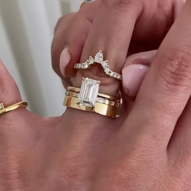 4PC Noble Emerald Cut Wedding Ring Set With Luxurious Wedding Bands